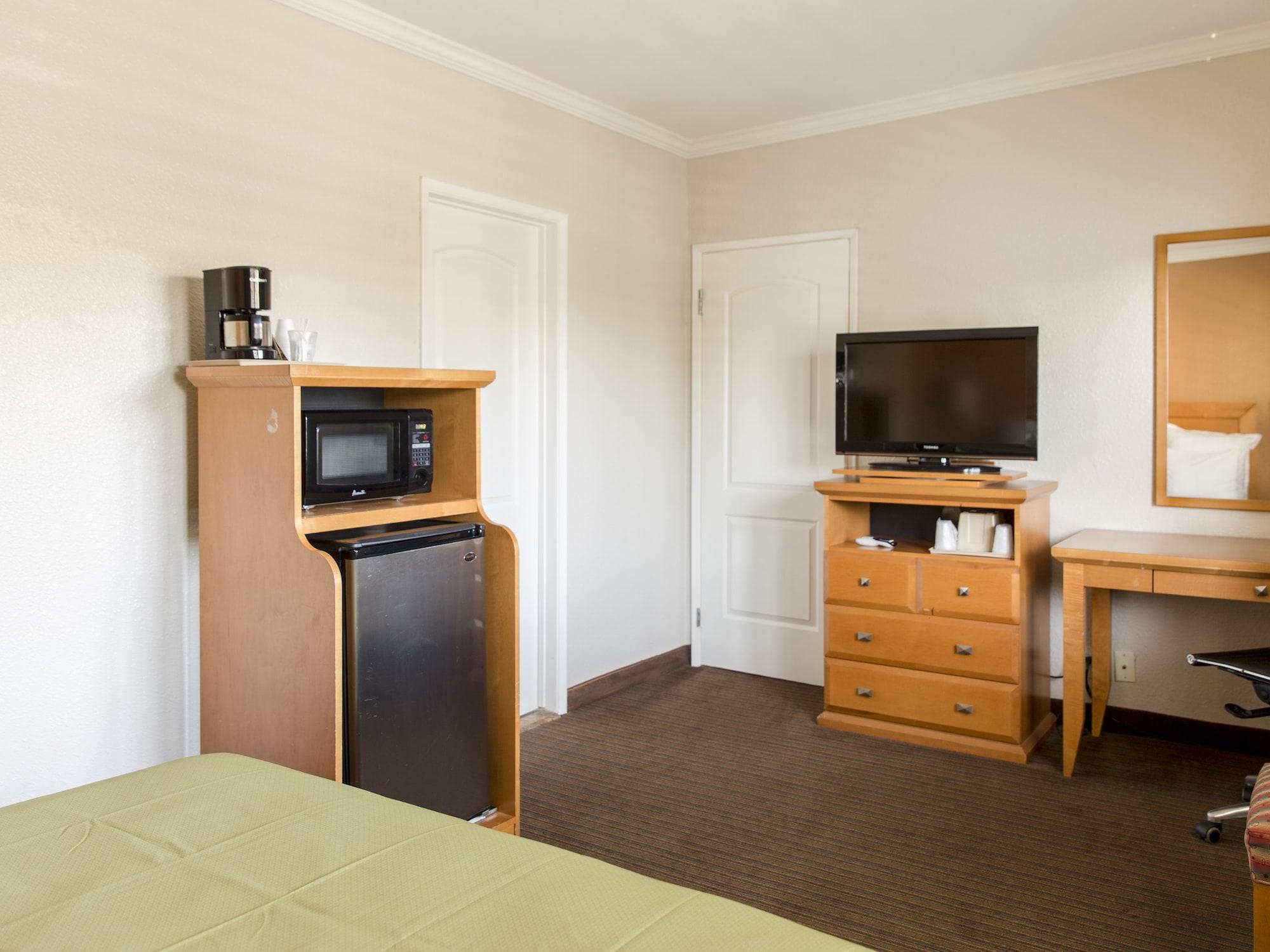 Anaheim Islander Inn&Suites Exterior foto