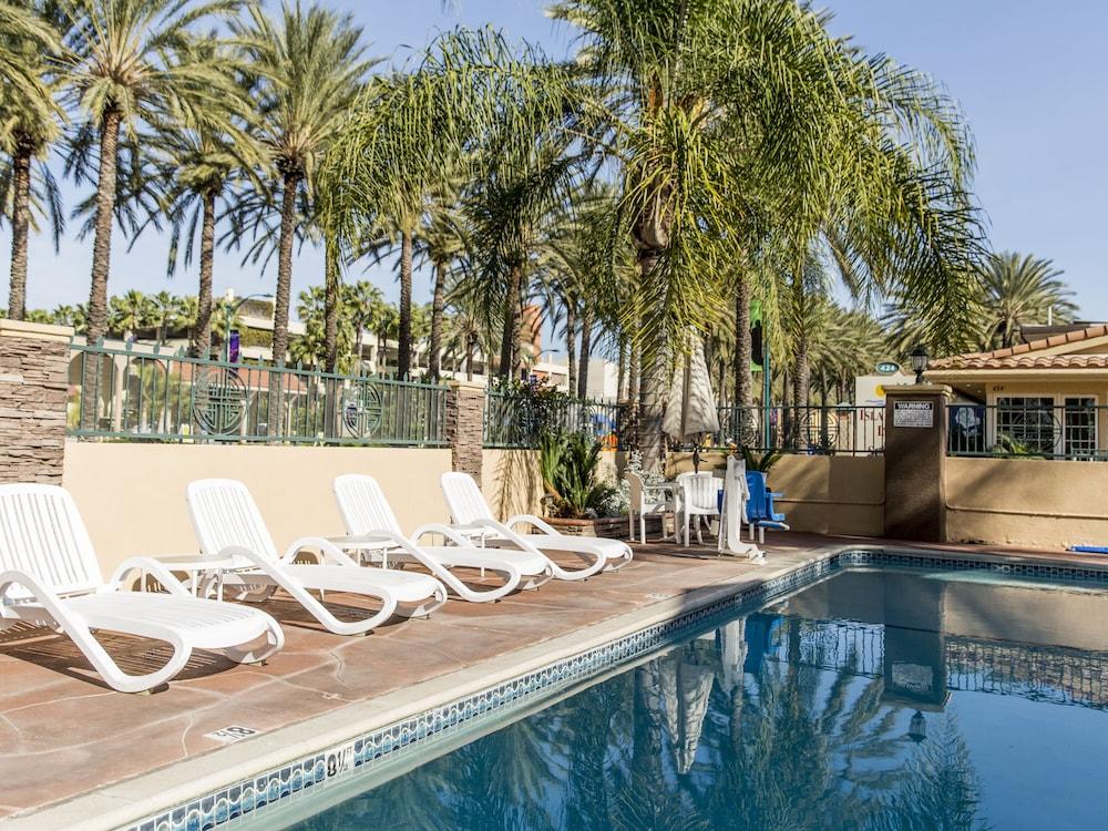 Anaheim Islander Inn&Suites Exterior foto
