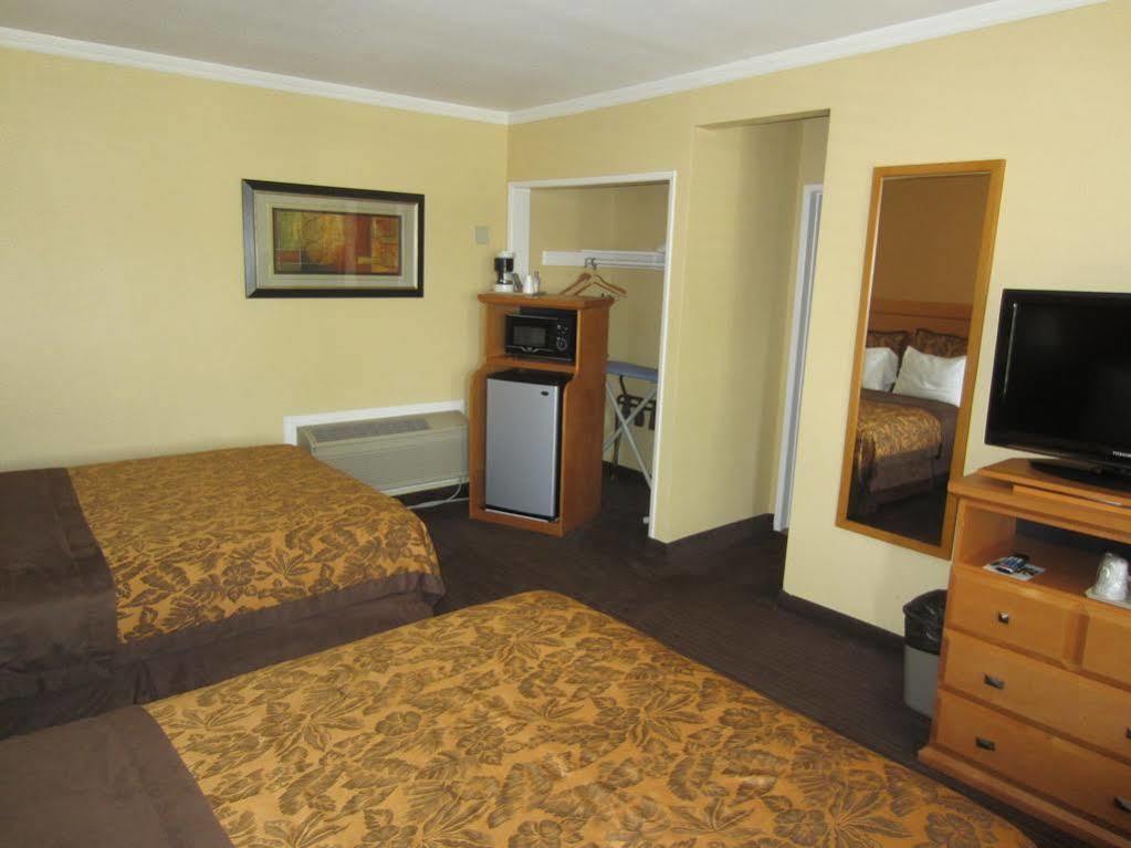 Anaheim Islander Inn&Suites Exterior foto