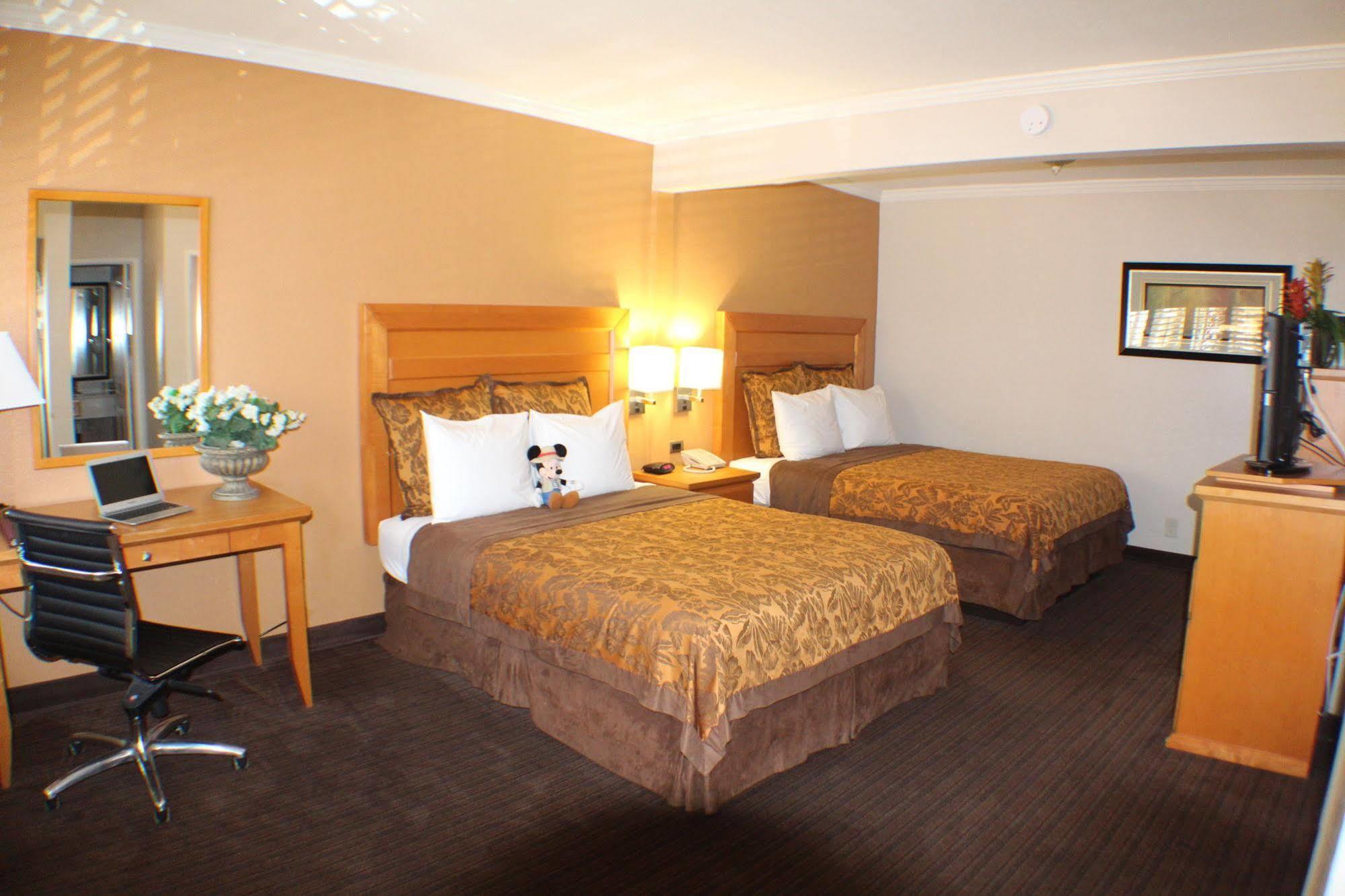 Anaheim Islander Inn&Suites Exterior foto